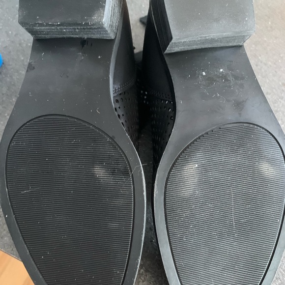 NWOT. PU leather, black, ankle booties. - Picture 4 of 5